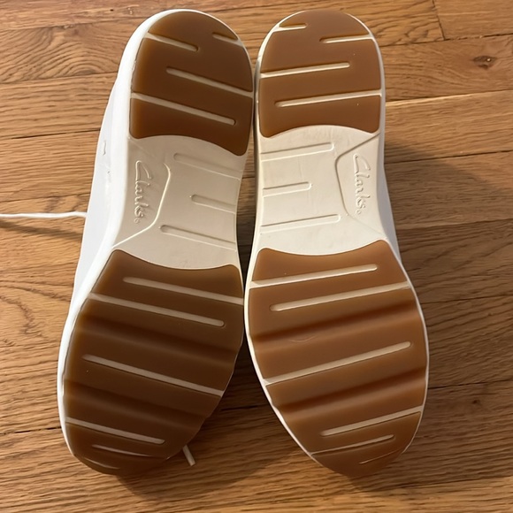 Clark’s white leather zip. Tivoli. SZ. 8 1/2 M. New. No box No tags. - Picture 9 of 10